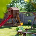Homestay szállás Dworek Zielinskich-domki, Pokoje, Podgrzewany Basen, Parking