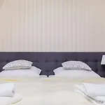 Dworek Zielinskich-domki, Pokoje, Podgrzewany Basen, Parking Homestay szállás *