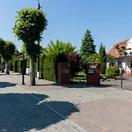 Dworek Zielinskich-domki, Pokoje, Podgrzewany Basen, Parking Rewal