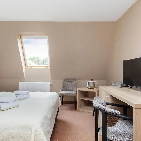 Dworek Zielinskich-domki, Pokoje, Podgrzewany Basen, Parking ريفال