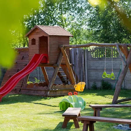 Homestay szállás Dworek Zielinskich-domki, Apartamenty, Podgrzewany Basen, Parking