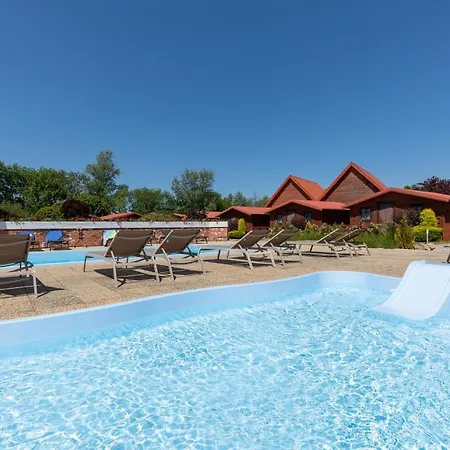 民宿 Dworek Zielinskich-domki, Pokoje, Podgrzewany Basen, Parking 里沃