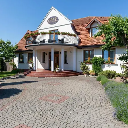 民宿 Dworek Zielinskich-domki, Pokoje, Podgrzewany Basen, Parking 里沃