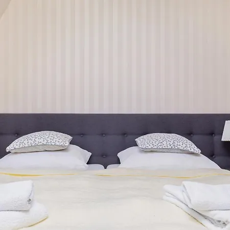 Dworek Zielinskich Homestay *