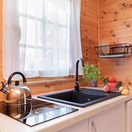 Dworek Zielinskich-domki, Pokoje, Podgrzewany Basen, Parking منزل للإقامة *