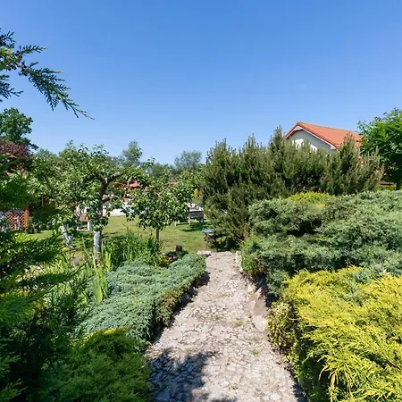 Dworek Zielinskich-domki, Apartamenty, Podgrzewany Basen, Parking
