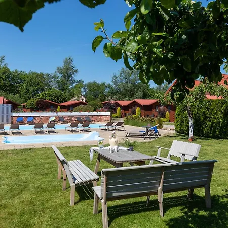 Dworek Zielinskich-domki, Pokoje, Podgrzewany Basen, Parking *