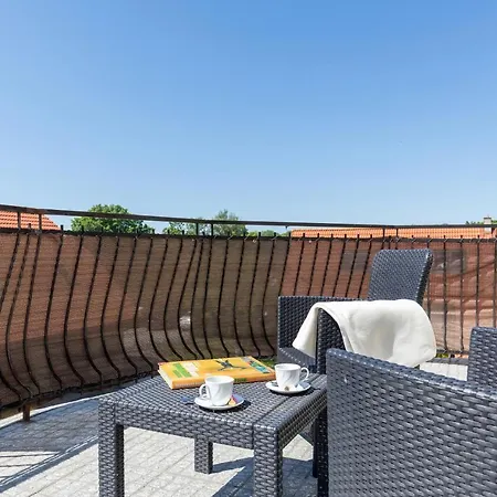 Dworek Zielinskich-domki, Apartamenty, Podgrzewany Basen, Parking *