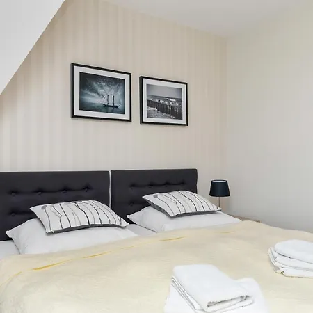 Dworek Zielinskich-domki, Pokoje, Podgrzewany Basen, Parking ريفال