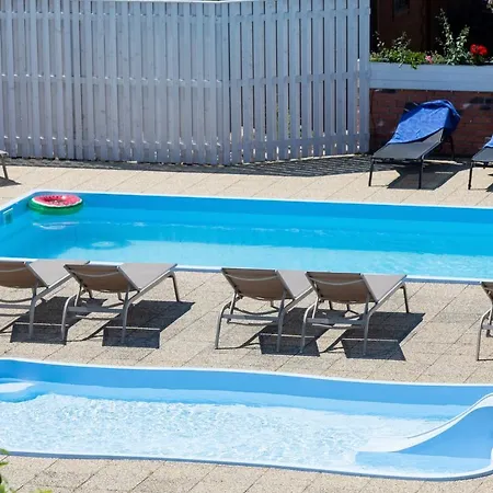 Homestay szállás Dworek Zielinskich-domki, Apartamenty, Podgrzewany Basen, Parking