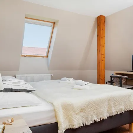 Dworek Zielinskich Homestay Rewal