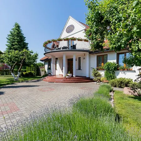 Dworek Zielinskich-domki, Pokoje, Podgrzewany Basen, Parking 里沃