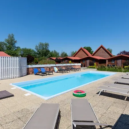 Проживание в семье Dworek Zielinskich-domki, Pokoje, Podgrzewany Basen, Parking Реваль