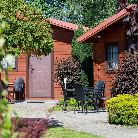 منزل للإقامة Dworek Zielinskich-domki, Pokoje, Podgrzewany Basen, Parking *