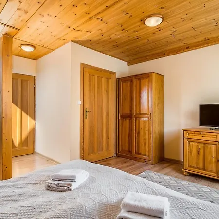 Homestay szállás Dworek Zielinskich-domki, Apartamenty, Podgrzewany Basen, Parking