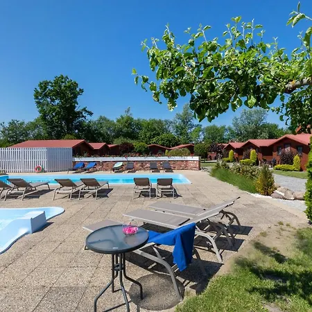 Dworek Zielinskich-domki, Pokoje, Podgrzewany Basen, Parking *