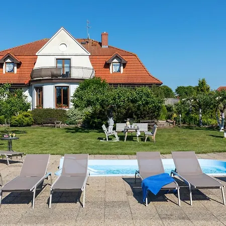 Dworek Zielinskich-domki, Pokoje, Podgrzewany Basen, Parking 里沃