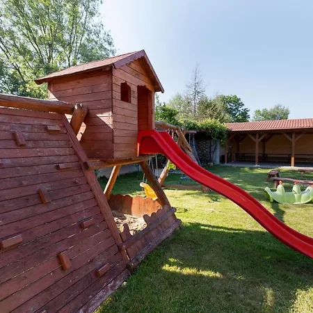 Dworek Zielińskich-domki, Pokoje, Podgrzewany Basen, Parking