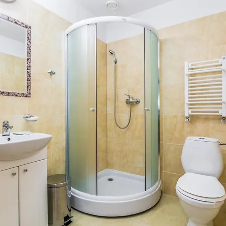Dworek Zielinskich-domki, Apartamenty, Podgrzewany Basen, Parking Homestay szállás