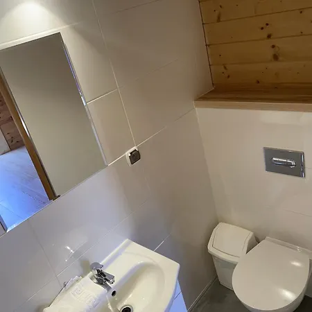 Dworek Zielinskich-domki, Pokoje, Podgrzewany Basen, Parking Проживание в семье Реваль