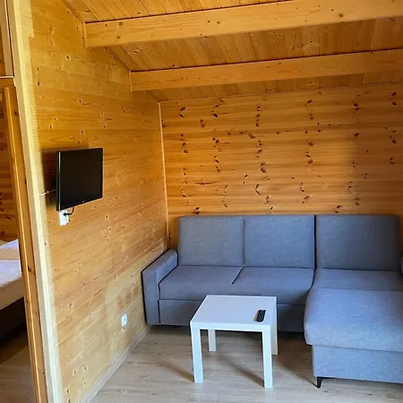 Проживание в семье Dworek Zielinskich-domki, Pokoje, Podgrzewany Basen, Parking Реваль