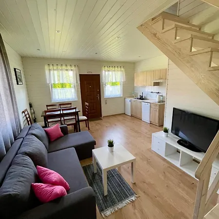 Dworek Zielinskich-domki, Pokoje, Podgrzewany Basen, Parking Реваль