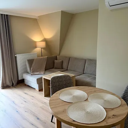 Dworek Zielinskich-domki, Apartamenty, Podgrzewany Basen, Parking Homestay szállás *