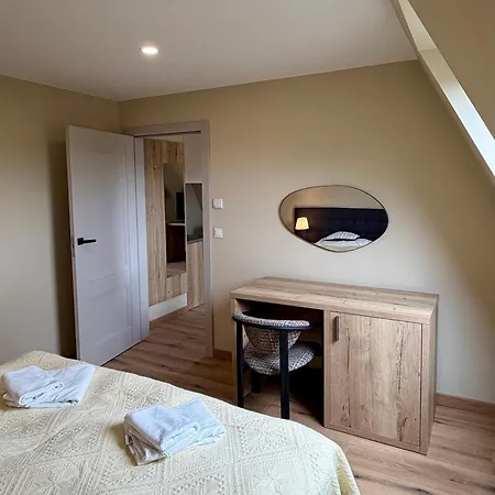 Homestay szállás Dworek Zielinskich-domki, Apartamenty, Podgrzewany Basen, Parking *