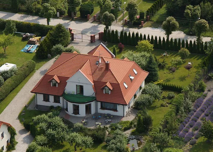 ホームステイ Dworek Zielinskich-domki, Pokoje, Podgrzewany Basen, Parking *