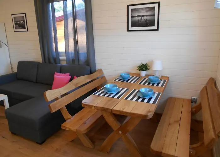 ホームステイ Dworek Zielinskich-domki, Pokoje, Podgrzewany Basen, Parking